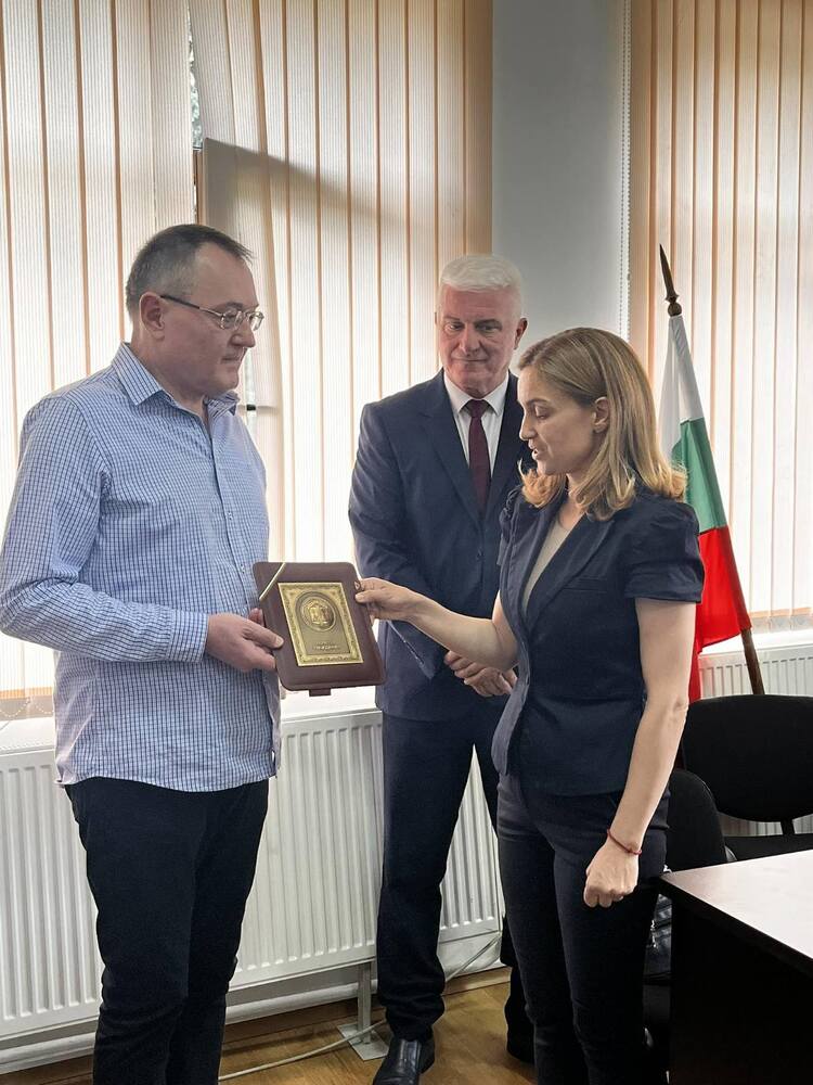 Община Чепеларе: Званието ,,Почетен гражданин на Община Чепеларе’’ на Протойерей Евстати Янков Евстатиев бе връчено посмъртно днес на неговия правнук професор Симеон Евстатиев 