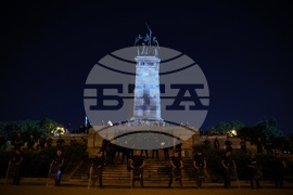 Паметник на Съветската армия - пазители