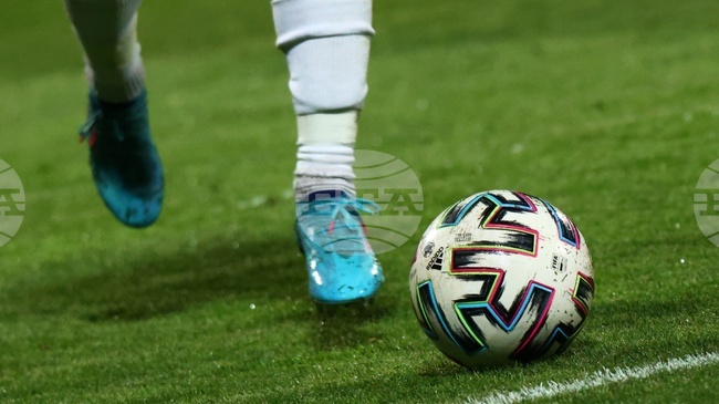 Гол в края на добавеното време донесе точка на 