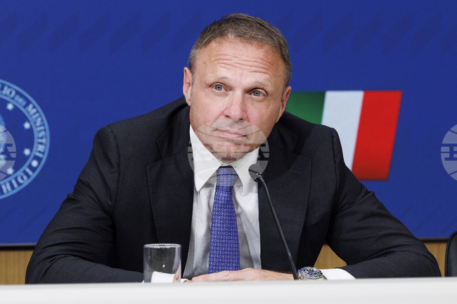 Италия настоява прагът при дисбаланс на цените и вноса в споразумението с Меркосур да бъде намален от 8 на сто на 5 на сто, заяви земеделският министър