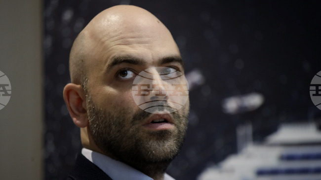 Роберто Савиано беше оневинен по дело срещу Матео Салвини