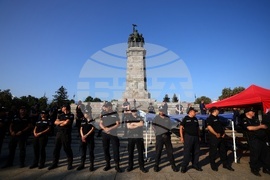 Паметник на Съветската армия - ограждения