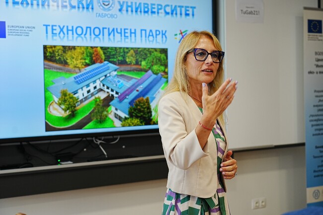 Министър Стойчева: Иновационната екосистема в Габрово може да увеличи конкурентоспособността на България