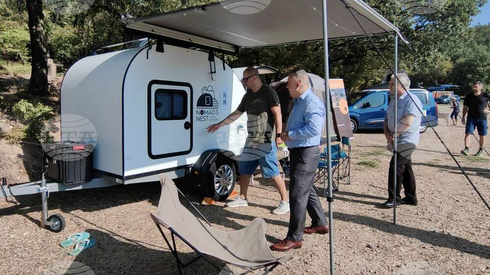 Над 300 любители на къмпингуването събра първият в страната Auto Camp Fest край Сливен