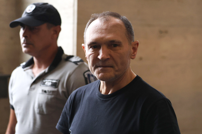 Бизнесменът Васил Божков е платил задълженията си към държавата, наложените обезпечителни мерки са отменени