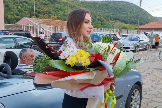 Село Крепча - Нургюл Салимова - посрещане