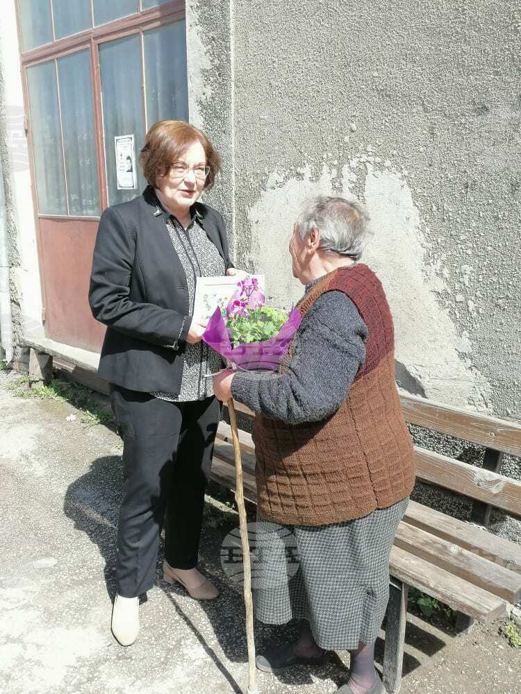 Подкрепа за Великден получиха 140 самотно живеещи възрастни хора и семейства в нужда в Троян