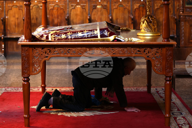 Храм Света Неделя - Разпети петък