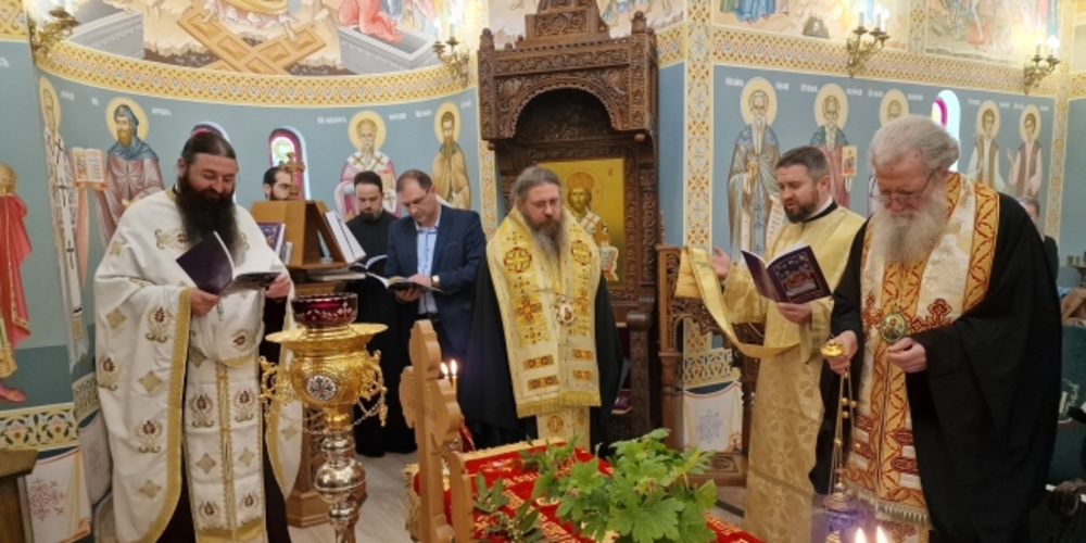 Българският патриарх Неофит отслужи Опело Христово