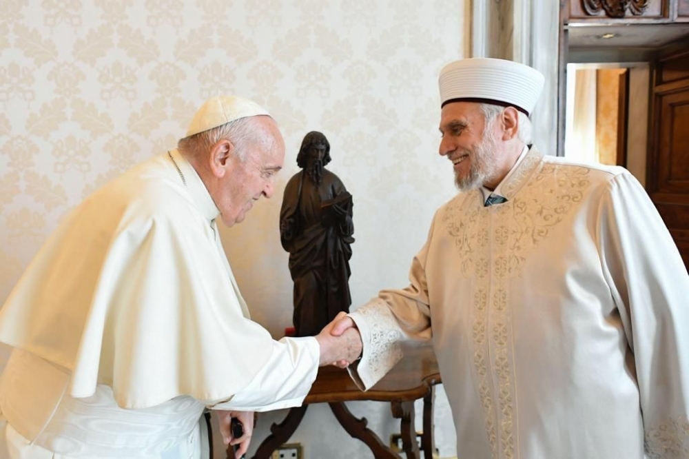 Grand Mufti of the Republic of Bulgaria Expresses Condolences on Death of Pope Francis