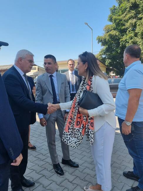 Министър Кирил Вътев присъства на откриването на дневен център за възрастни хора в Крива паланка