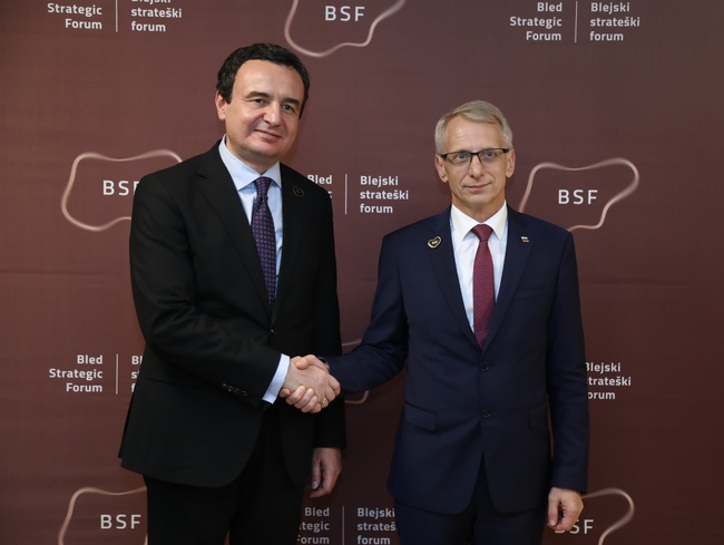 МС: България и Словения ще си сътрудничат в атомната енергетика