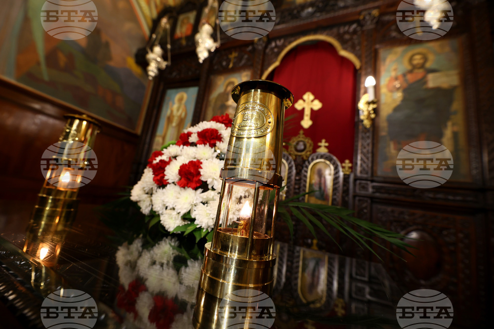 Синодален параклис - благодатен огън