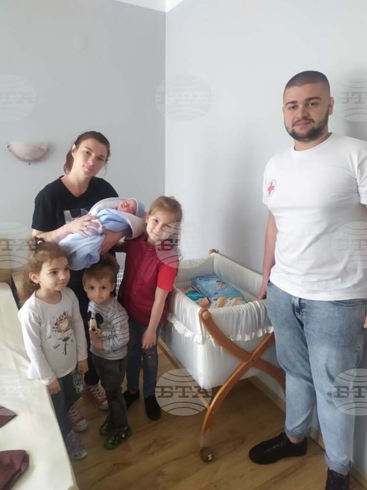 Още сто украински граждани, бягащи от войната, са настанени в село Рибарица