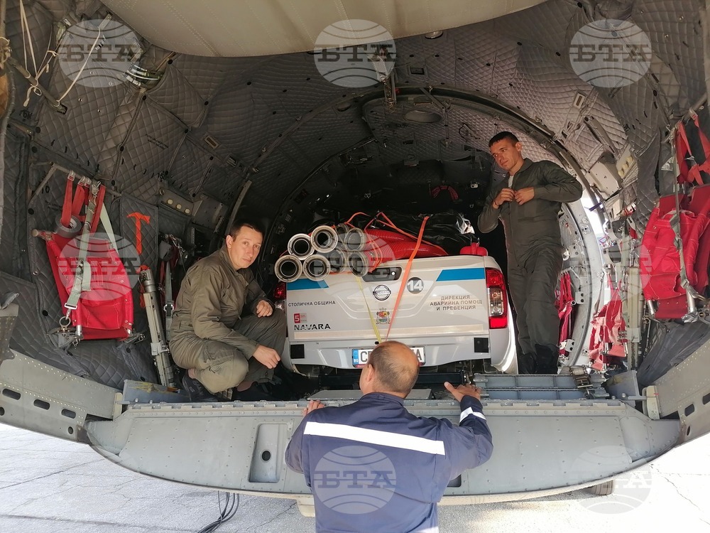 Военновъздушните сили участват в съвместна тренировка с авариен екип на Столична община