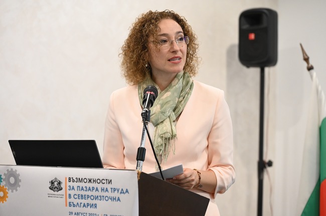 Министър Шалaпатова: Над 120 млн. лв. са предоставени за запазване на заетостта и нови работни места в Североизточна България