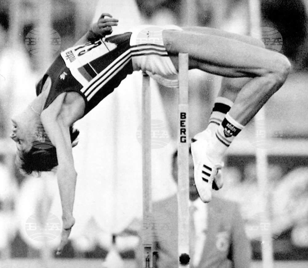 На 30 август 1987 г. на Световното първенство по лека атлетика Стефка Костадинова поставя световен рекорд в скока на височина