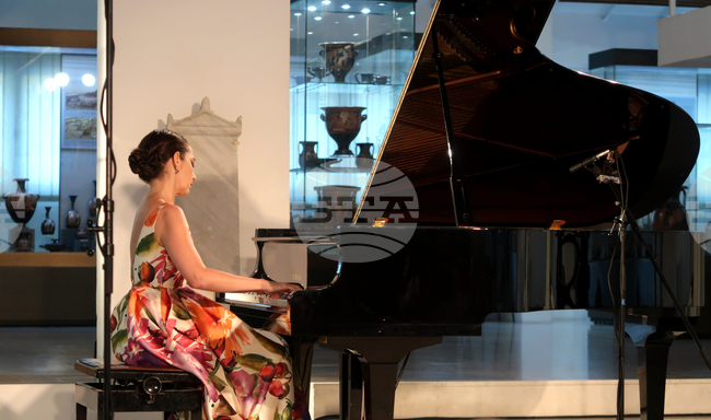 Пианистката Венета Нейнска започва европейското си турне с концерт тази вечер в Пловдив