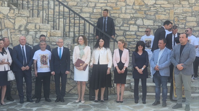 Областният управител на област Благоевград присъства на откриването на бюст-паметник на поета Димчо Дебелянов в гр. Плиска