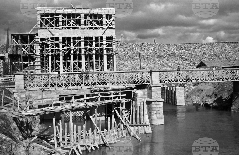 На 4 септември 1956 г. в бюлетина на БТА „Вътрешна информация“ е публикувана информация по повод една година от пускането в експлоатация на язовира