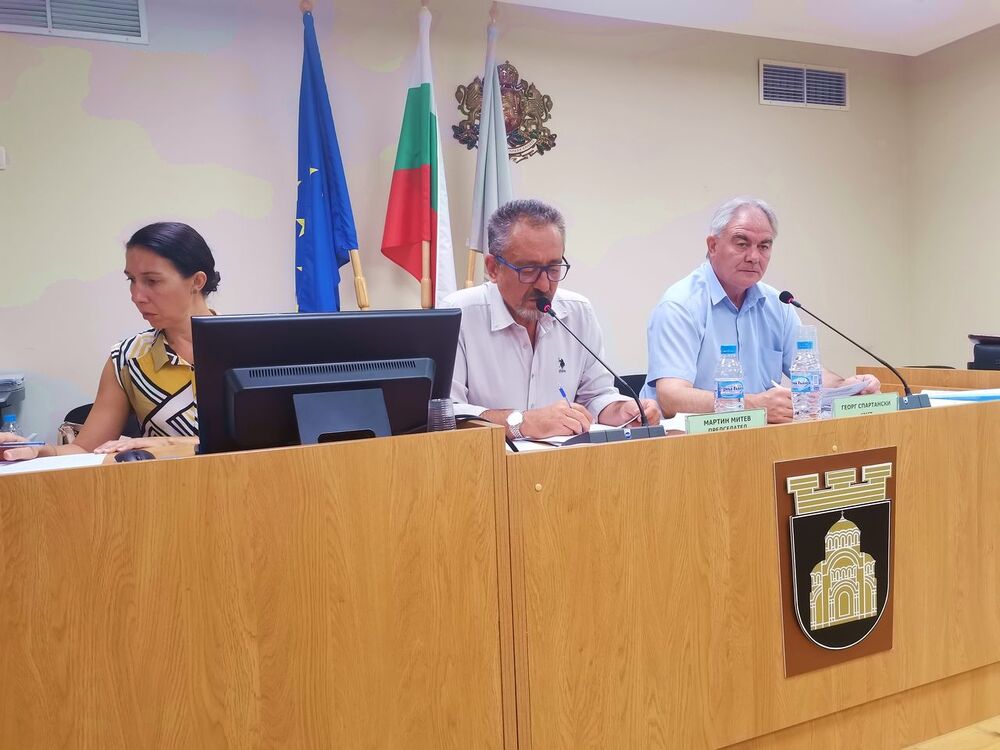 Общински съвет Плевен: ПГ по механоелекротехника в Плевен ще ползва временно сградата на бившето училище „Никола Й. Вапцаров“