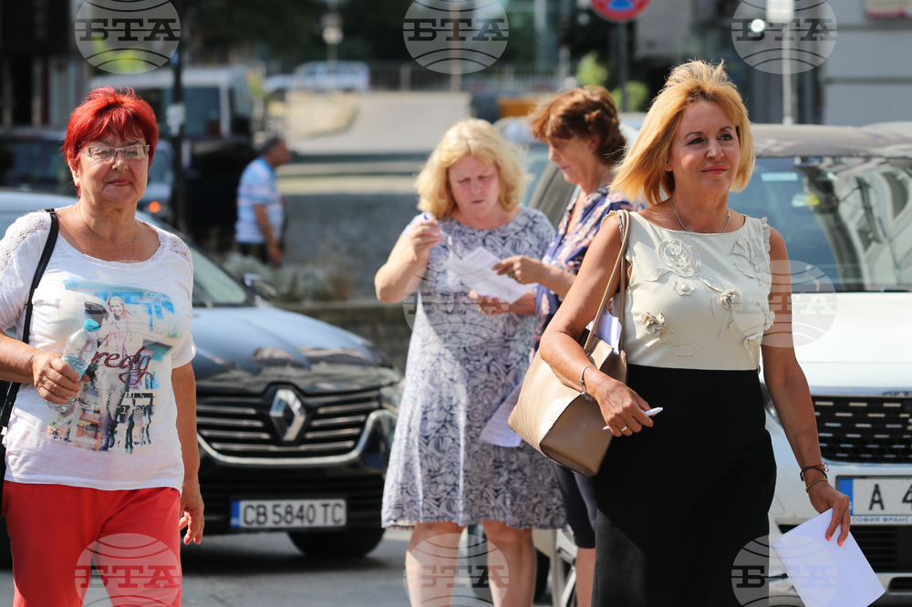 Мая Манолова - съд - документи