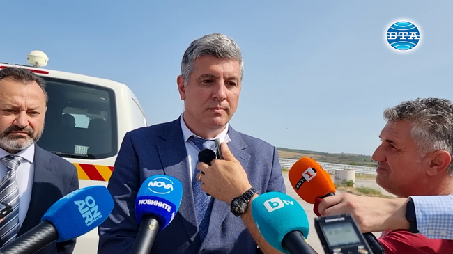 Автомагистрала „Хемус“ е заложник на порочни възлагания, заяви регионалният министър Андрей Цеков