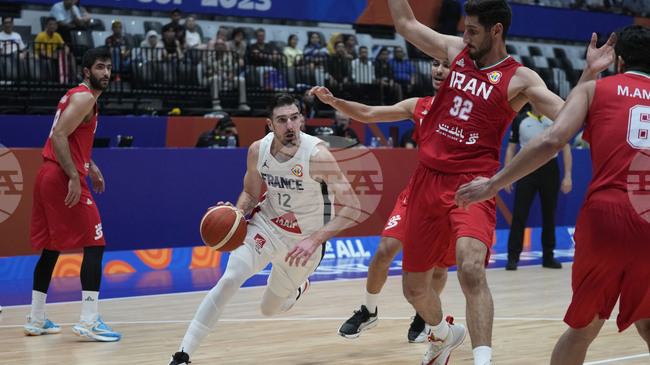 Нандо де Коло ще играе отново за Фенербахче