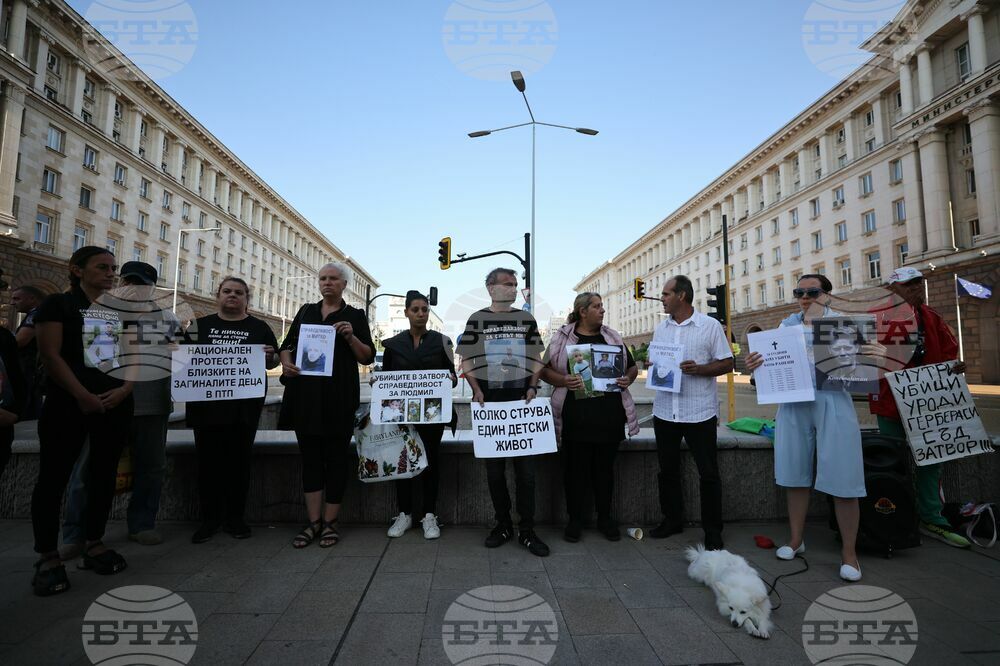Relatives of Children Killed in Traffic Accidents Protest in Sofia