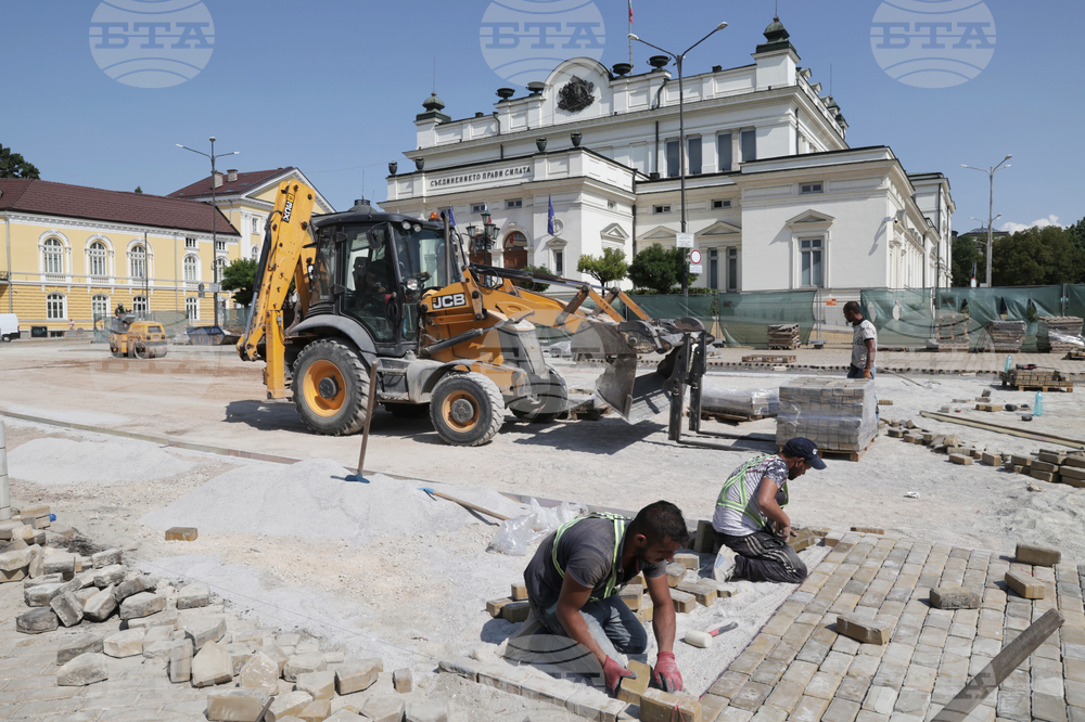 Ремонт - жълти павета