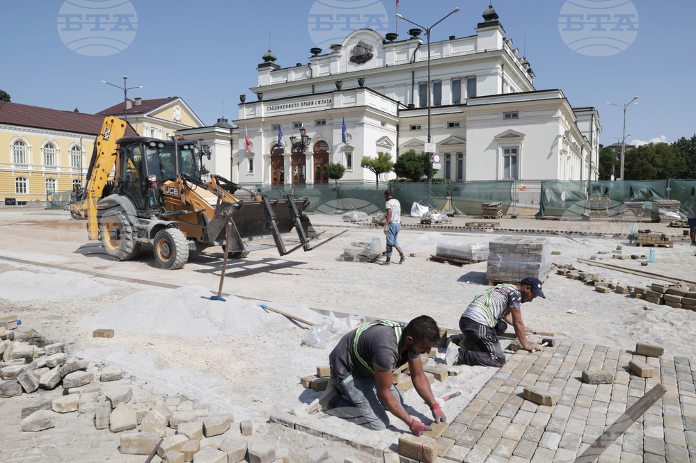 Ремонт - жълти павета