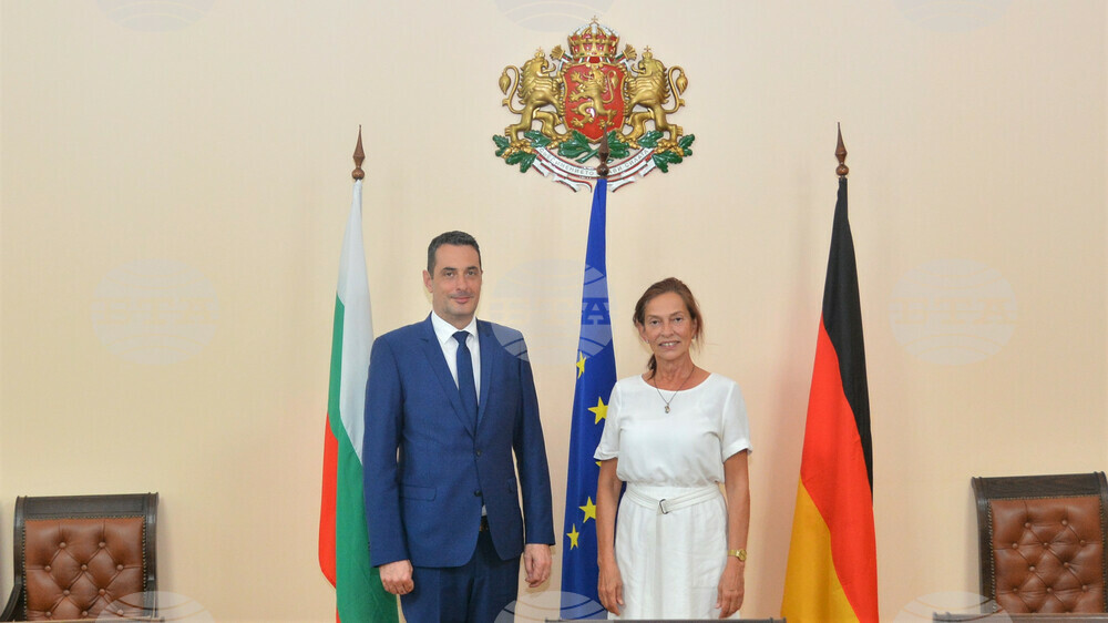 Transport Minister Gvozdeikov, German Ambassador Plank Discuss Bulgaria Rail Transport Modernization