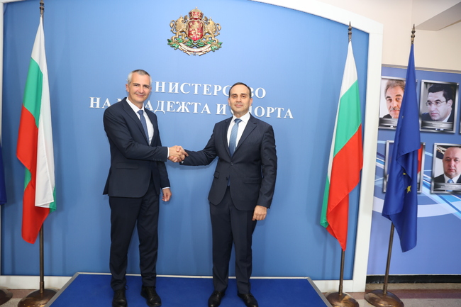 ММС: Министърът на младежта и спорта Димитър Илиев проведе среща с посланика на Азербайджан д-р Хюсейн Хюсейнов