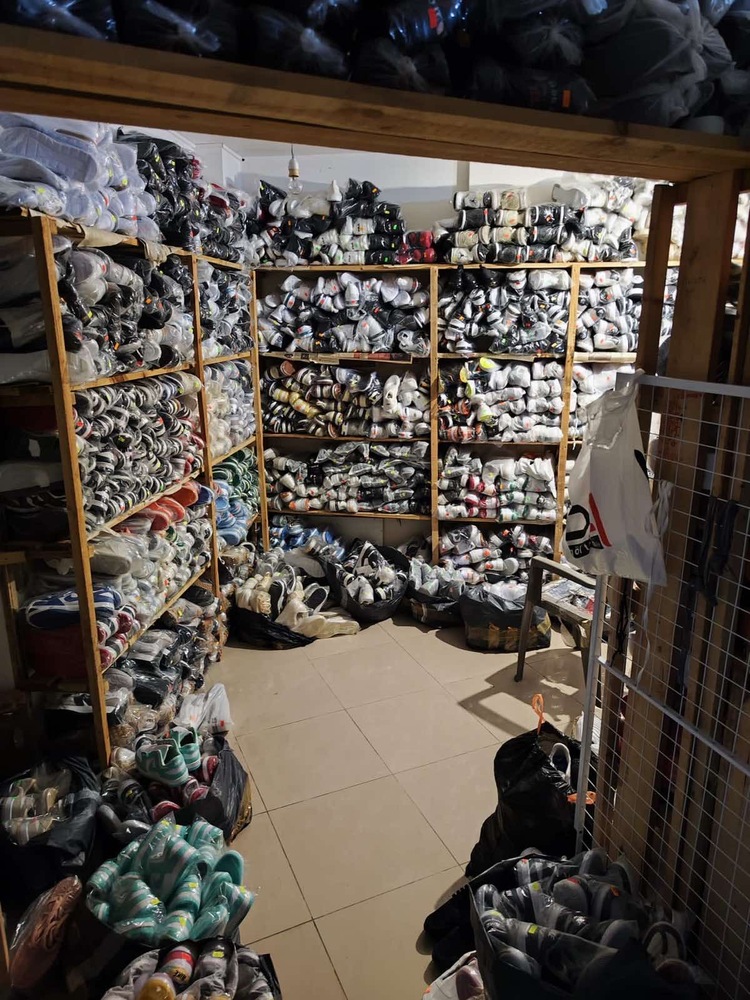 АП – Бургас: Най-голямото през последните 15 години количество на стоки от защитени търговски марки бяха иззети от 15 търговски обекта в к.к. „Слънчев бряг“ и град Свети Влас