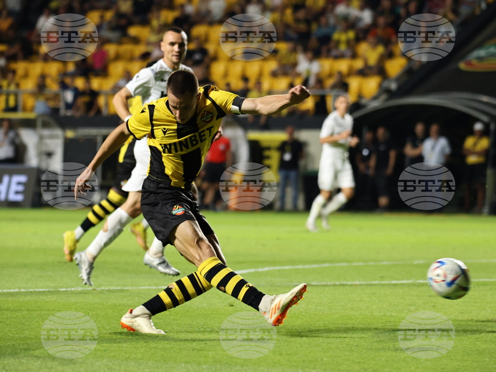 Пловдив - футбол - Ботев (Пловдив) - Славия (София)