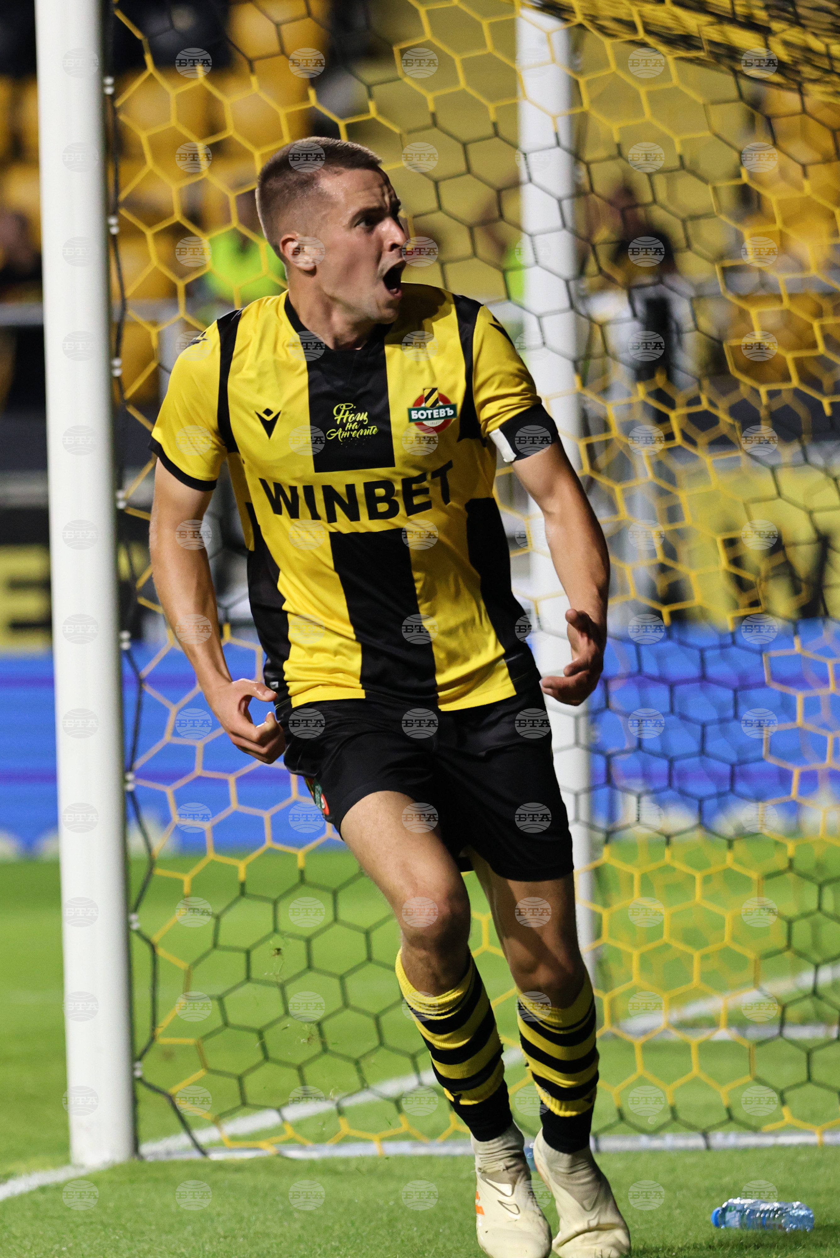 Пловдив - футбол - Ботев (Пловдив) - Славия (София)