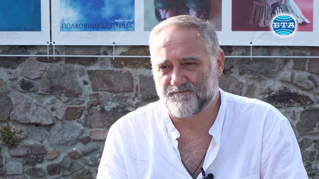 Иронията е оръжие, с което писателят може да пореже самия себе си, казва Александър Секулов