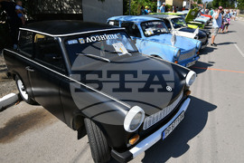 Лозница - дефиле на Трабанти