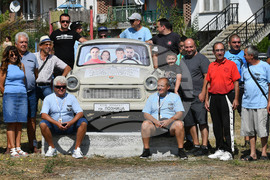 Лозница - дефиле на Трабанти