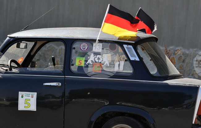 Лозница - дефиле на Трабанти