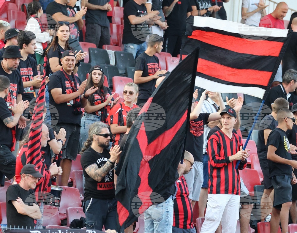 Футбол - Локомотив (София) - Етър (Велико Търново)