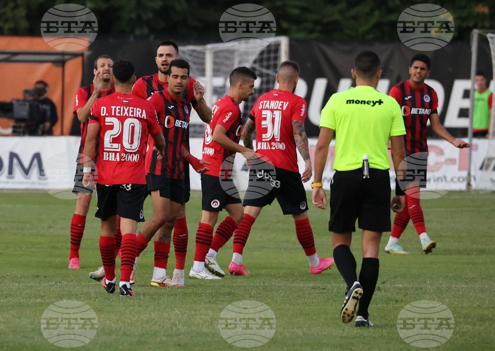 Футбол - Локомотив (София) - Етър (Велико Търново)