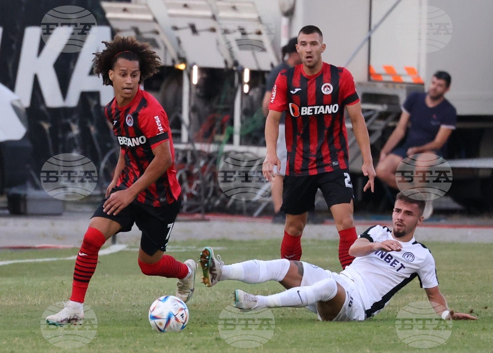 Футбол - Локомотив (София) - Етър (Велико Търново)