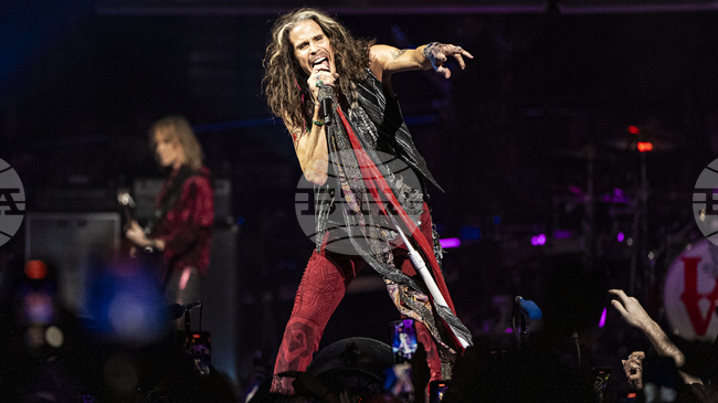 Група Aerosmith класира албум в Топ 10 на Билборд 200 за шесто поредно десетилетие