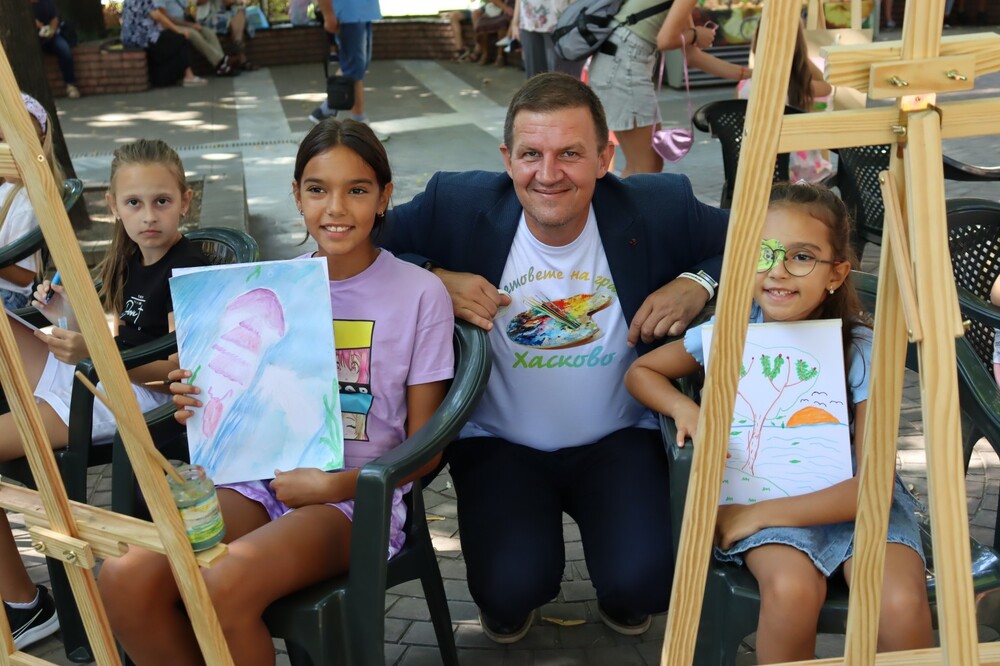 Община Хасково: Първи минипленер за деца „Цветовете на града“ Хасково 2023