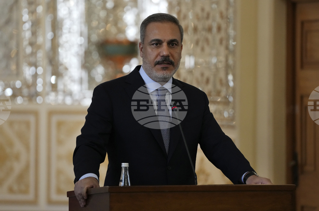 Турция може да допринесе за евентуална мироопазваща мисия в Украйна, заяви турският външен министър