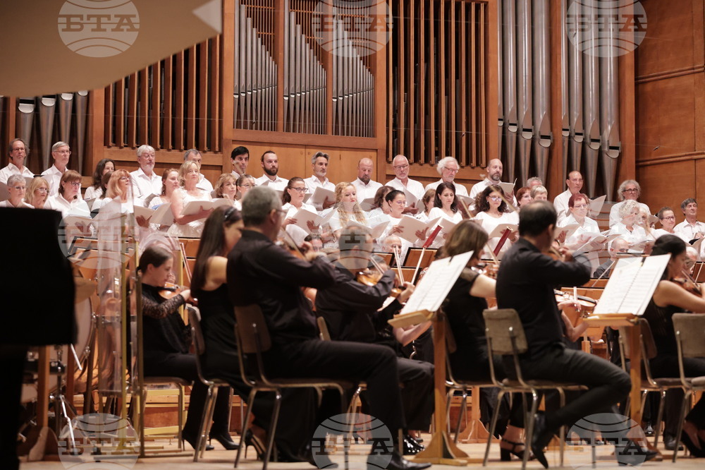 Зала България  - концерт по повод 80-годишнината от спасяването на българските евреи