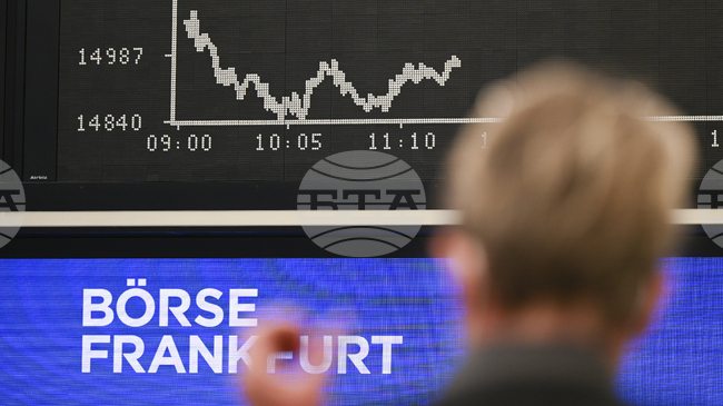 Европейските борси отстъпиха във вторник, следвайки Уолстрийт и смесените данни за пазара на труда в САЩ