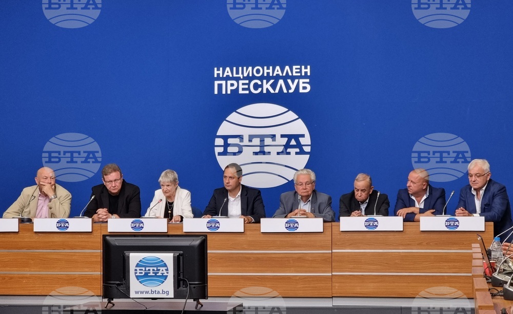 Интелектуалци, политици и журналисти обявиха готовност да поставят на референдум въпроса за запазване на националния празник Трети март