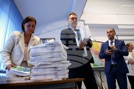 Сърбия - училище - посланик - посещение